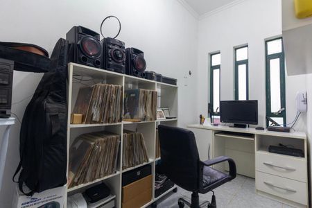 Casa à venda com 254m², 5 quartos e 1 vaga Casa à venda com 254m², 5 quartos e 1 vagaCasa 1 - Escritório