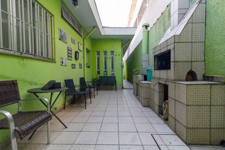 Casa à venda com 254m², 5 quartos e 1 vaga Casa à venda com 254m², 5 quartos e 1 vagaQuintal