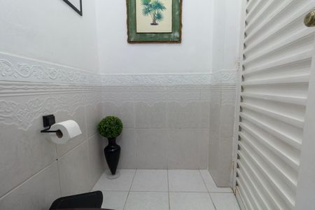Casa à venda com 254m², 5 quartos e 1 vaga Casa à venda com 254m², 5 quartos e 1 vagaCasa 1 - Lavabo