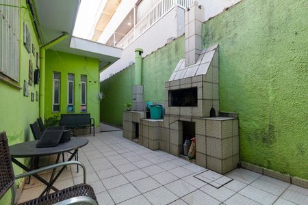 Casa à venda com 254m², 5 quartos e 1 vaga Casa à venda com 254m², 5 quartos e 1 vagaQuintal