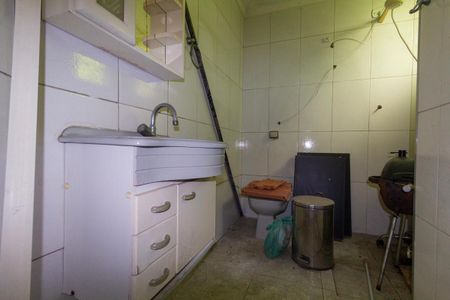 Casa à venda com 254m², 5 quartos e 1 vaga Casa à venda com 254m², 5 quartos e 1 vagaCasa 2