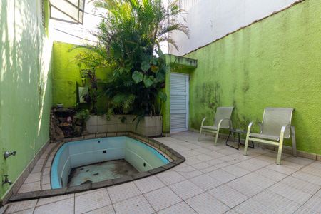 Casa à venda com 254m², 5 quartos e 1 vaga Casa à venda com 254m², 5 quartos e 1 vagaQuintal