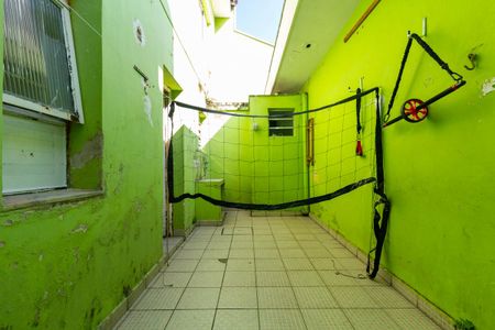 Casa à venda com 254m², 5 quartos e 1 vaga Casa à venda com 254m², 5 quartos e 1 vagaQuintal