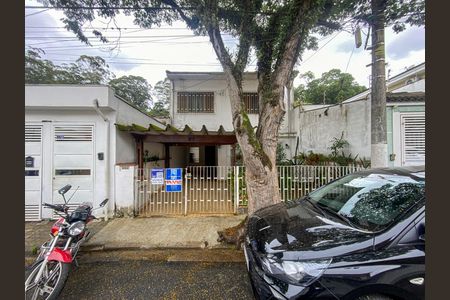 Casa à venda com 171m², 3 quartos e 2 vagas Casa à venda com 171m², 3 quartos e 2 vagasFachada
