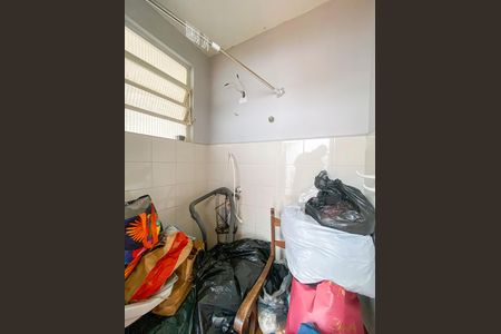 Casa à venda com 171m², 3 quartos e 2 vagas Casa à venda com 171m², 3 quartos e 2 vagasBanheiro de serviço
