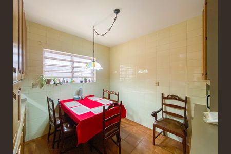 Casa à venda com 171m², 3 quartos e 2 vagas Casa à venda com 171m², 3 quartos e 2 vagasCozinha