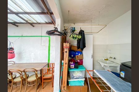 Casa à venda com 171m², 3 quartos e 2 vagas Casa à venda com 171m², 3 quartos e 2 vagasÁrea de Serviço