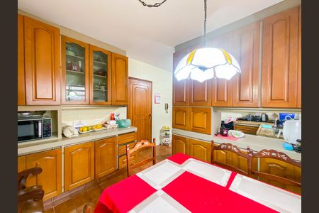 Casa à venda com 171m², 3 quartos e 2 vagas Casa à venda com 171m², 3 quartos e 2 vagasCozinha