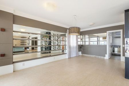 Apartamento à venda com 200m², 3 quartos e 3 vagas