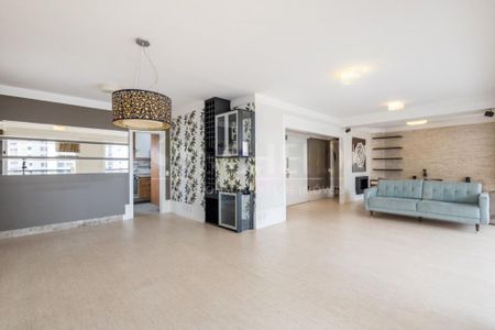 Apartamento à venda com 200m², 3 quartos e 3 vagas