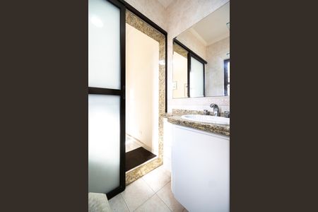 Banheiro da suíte  de casa à venda com 3 quartos, 100m² em Vila Gomes Cardim, São Paulo