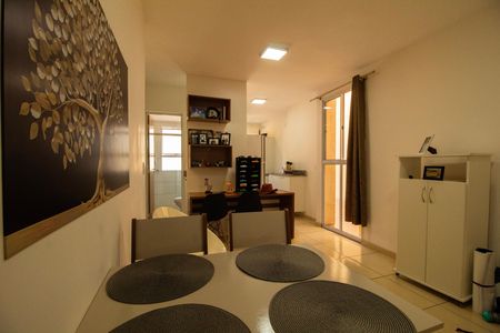 Casa para alugar com 55m², 2 quartos e 1 vaga Casa para alugar com 55m², 2 quartos e 1 vagaSala