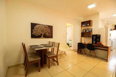 Casa para alugar com 55m², 2 quartos e 1 vaga Casa para alugar com 55m², 2 quartos e 1 vagaSala