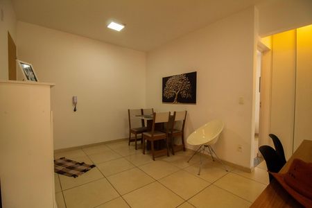 Casa para alugar com 55m², 2 quartos e 1 vaga Casa para alugar com 55m², 2 quartos e 1 vagaSala