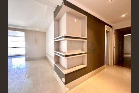 Apartamento à venda com 202m², 4 quartos e 4 vagas