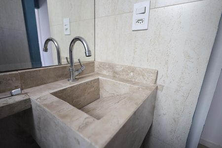 Apartamento para alugar com 70m², 2 quartos e 2 vagas Apartamento para alugar com 70m², 2 quartos e 2 vagasBanheiro