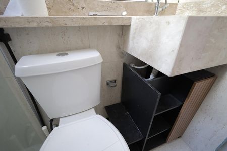 Apartamento para alugar com 70m², 2 quartos e 2 vagas Apartamento para alugar com 70m², 2 quartos e 2 vagasBanheiro