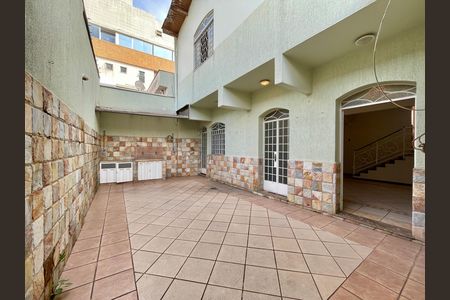 Casa para alugar com 164m², 3 quartos e 1 vaga