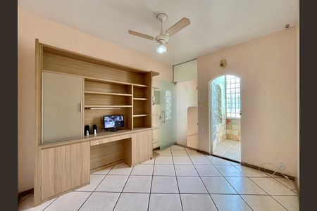 Casa para alugar com 3 quartos, 164m² em Santa Tereza, Belo Horizonte