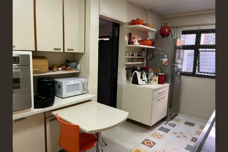 Apartamento à venda com 143m², 4 quartos e 2 vagas