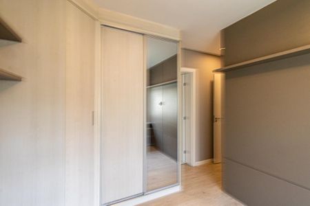Quarto 1 Suite 1 de apartamento para alugar com 4 quartos, 165m² em Água Verde, Curitiba