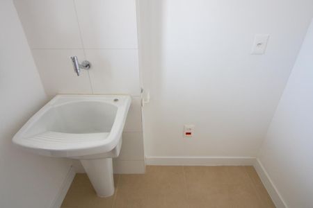Apartamento à venda com 93m², 3 quartos e 2 vagas Apartamento à venda com 93m², 3 quartos e 2 vagasÁrea de serviço