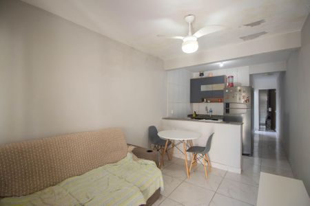 Sala de casa para alugar com 1 quarto, 60m² em Laranjal, São Gonçalo