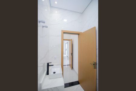 Casa à venda com 160m², 3 quartos e 2 vagas Casa à venda com 160m², 3 quartos e 2 vagasBanheiro da Suíte
