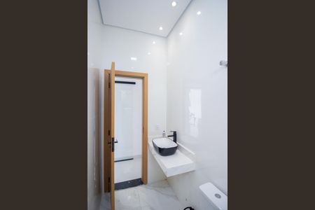 Casa à venda com 160m², 3 quartos e 2 vagas Casa à venda com 160m², 3 quartos e 2 vagasBanheiro Social