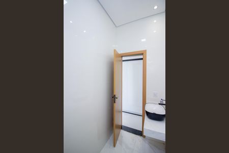 Casa à venda com 160m², 3 quartos e 2 vagas Casa à venda com 160m², 3 quartos e 2 vagasBanheiro Social