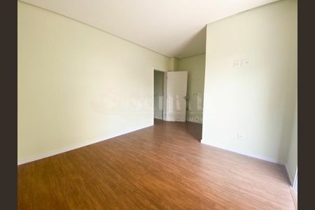 Casa à venda com 4 quartos, 440m² em Jardim Londrina, São Paulo