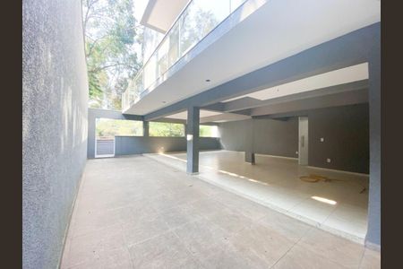 Casa à venda com 4 quartos, 440m² em Jardim Londrina, São Paulo