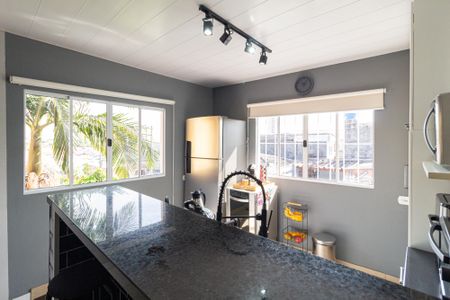 Casa à venda com 300m², 2 quartos e 2 vagasCozinha