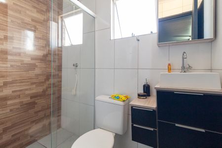 Casa à venda com 300m², 2 quartos e 2 vagasBanheiro 2