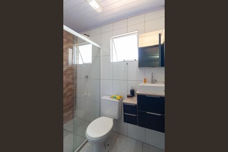 Casa à venda com 300m², 2 quartos e 2 vagasBanheiro 2