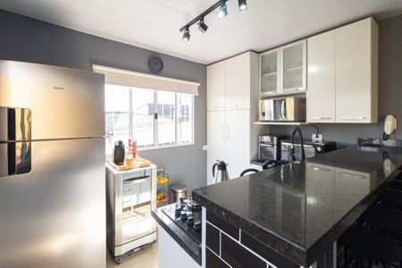 Casa à venda com 300m², 2 quartos e 2 vagasCozinha
