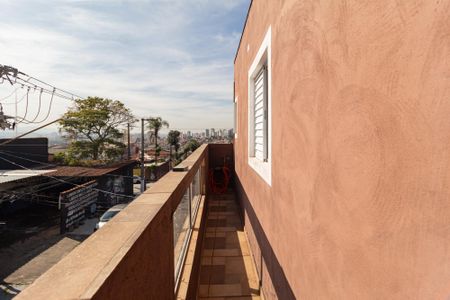Casa à venda com 300m², 2 quartos e 2 vagasSacada dos quartos