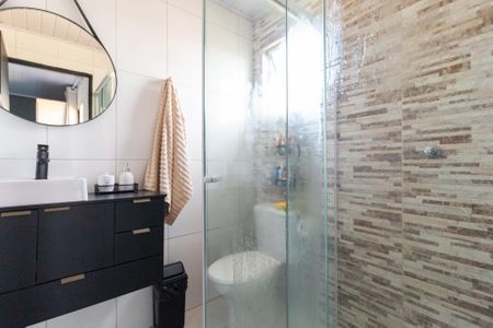 Casa à venda com 300m², 2 quartos e 2 vagasBanheiro da suíte