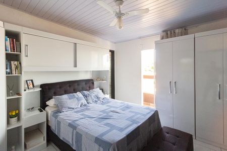 Casa à venda com 300m², 2 quartos e 2 vagasSuíte