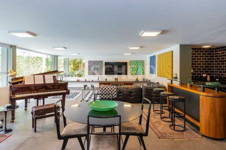 Casa à venda com 500m², 3 quartos e 6 vagas