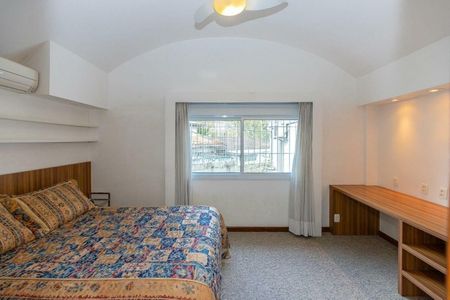 Casa à venda com 500m², 3 quartos e 6 vagas