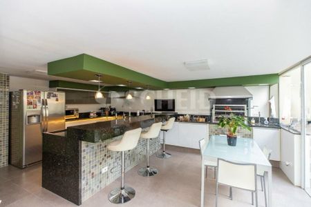 Casa à venda com 500m², 3 quartos e 6 vagas