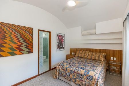 Casa à venda com 3 quartos, 500m² em Jardim Marajoara, São Paulo