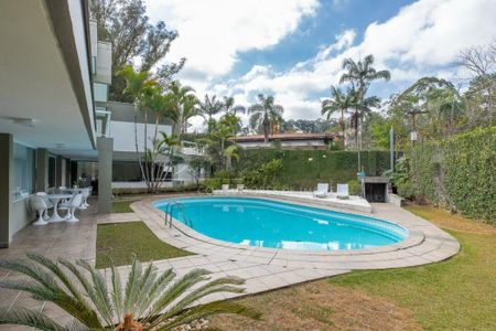 Casa à venda com 500m², 3 quartos e 6 vagas