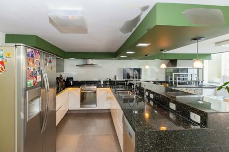 Casa à venda com 500m², 3 quartos e 6 vagas