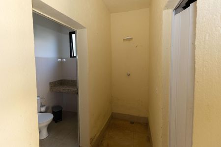 Casa de condomínio para alugar com 322m², 4 quartos e 2 vagas Casa de condomínio para alugar com 322m², 4 quartos e 2 vagasLavabo do Salão de Festa