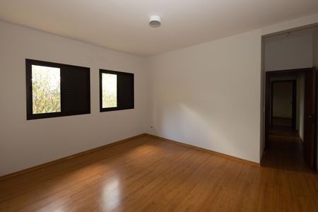 Casa de condomínio para alugar com 322m², 4 quartos e 2 vagas Casa de condomínio para alugar com 322m², 4 quartos e 2 vagasSuíte 1