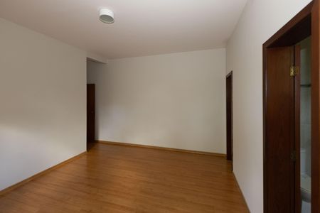 Casa de condomínio para alugar com 322m², 4 quartos e 2 vagas Casa de condomínio para alugar com 322m², 4 quartos e 2 vagasSuíte 1