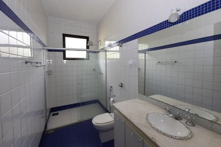 Casa de condomínio para alugar com 322m², 4 quartos e 2 vagas Casa de condomínio para alugar com 322m², 4 quartos e 2 vagasBanheiro 1