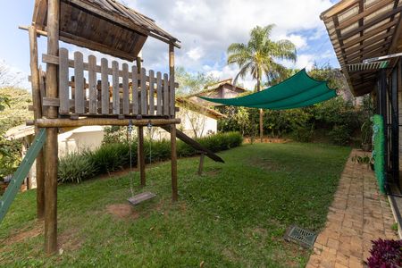 Casa de condomínio para alugar com 322m², 4 quartos e 2 vagas Casa de condomínio para alugar com 322m², 4 quartos e 2 vagasQuintal